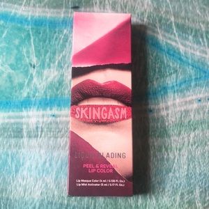 ❤️SOLD❤️ Skingasm plum peel and reveal lipstick